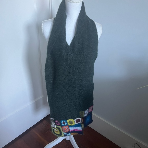 Hand knit Scarf - Picture 4 of 5